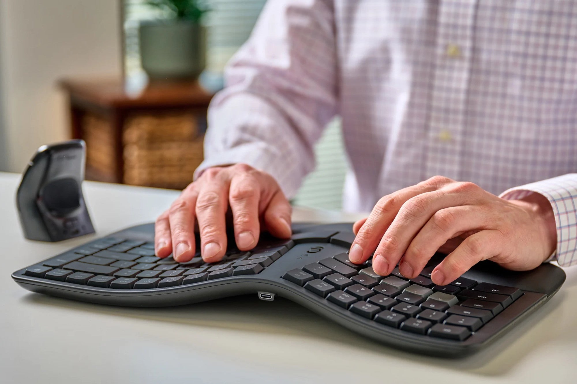 TechWarehouse Kinesis mWave Mechanical Keyboard Black - Wired & Wireless Bluetooth Kinesis